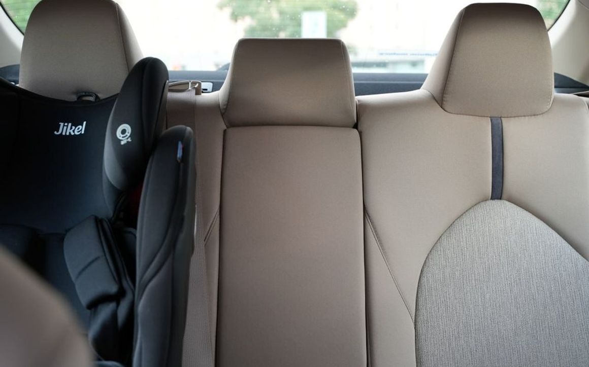 Toyota Camry - image 13