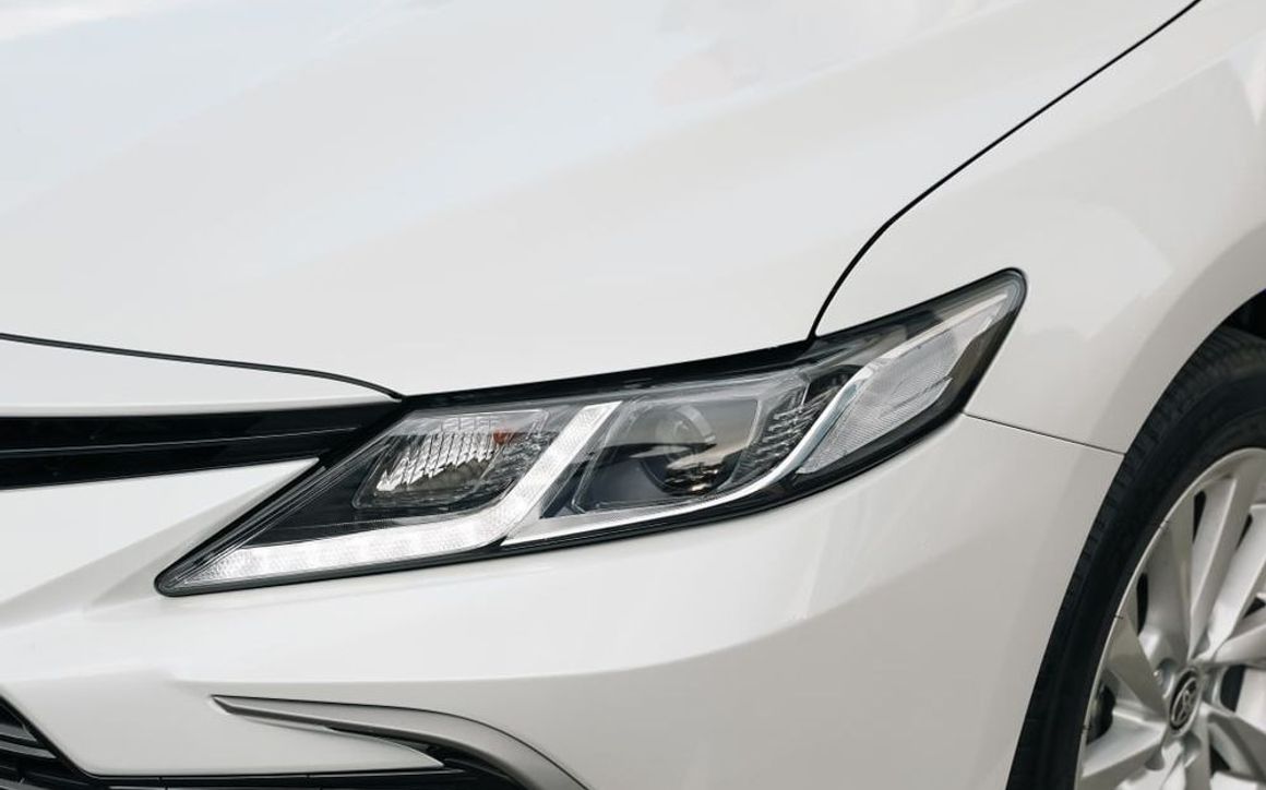Toyota Camry - image 9