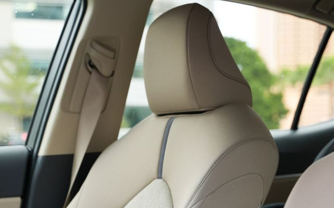 Toyota Camry - image 15