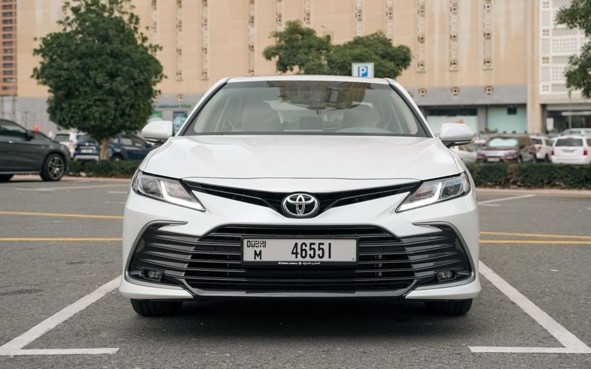 Toyota Camry - image 3