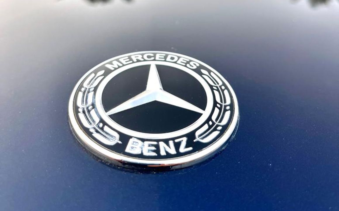 MERCEDES E400 - image 8