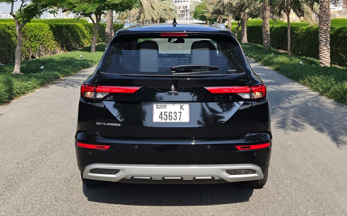 MITSUBISHI OUTLANDER - image 7