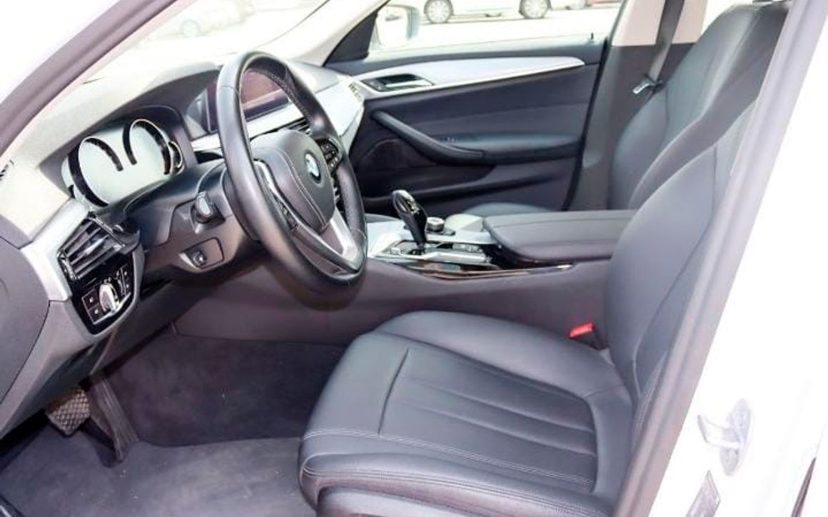 BMW 520i - image 4