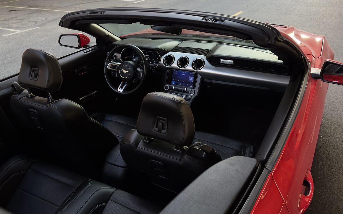 Ford Mustang - image 9