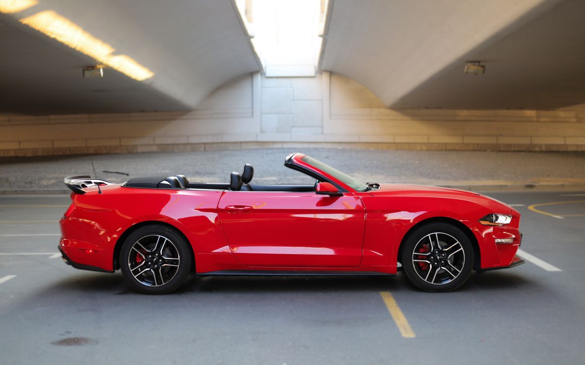 Ford Mustang - image 5
