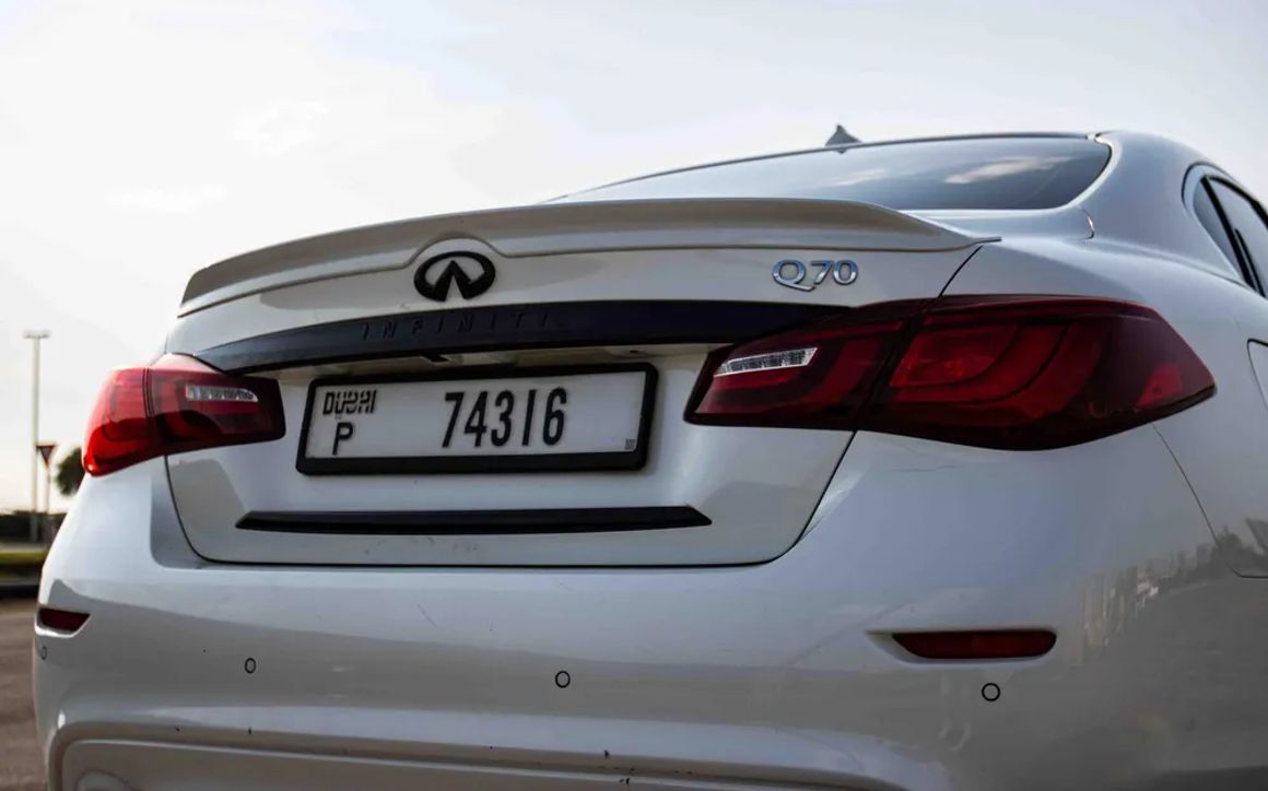 INFINITI Q70 - image 6