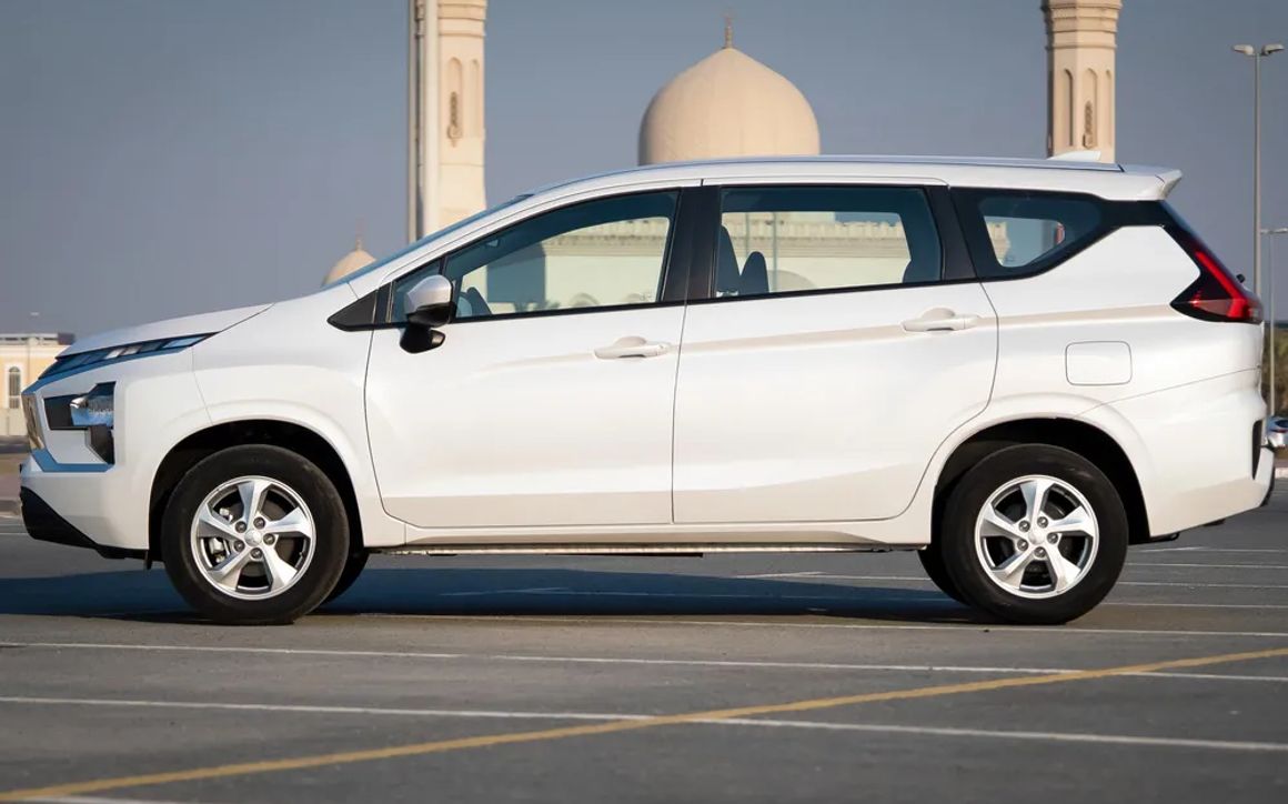 MITSUBISHI XPANDER - image 2