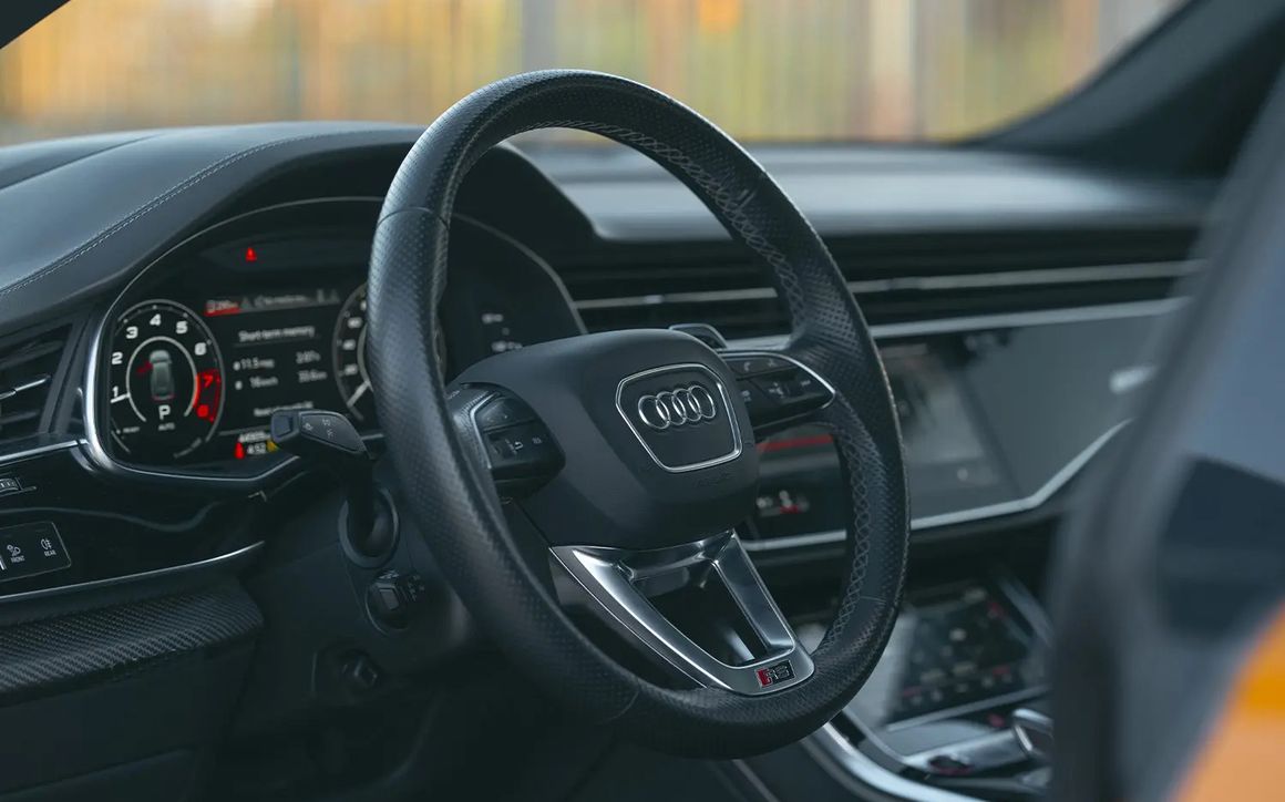 AUDI RS Q8 - image 8