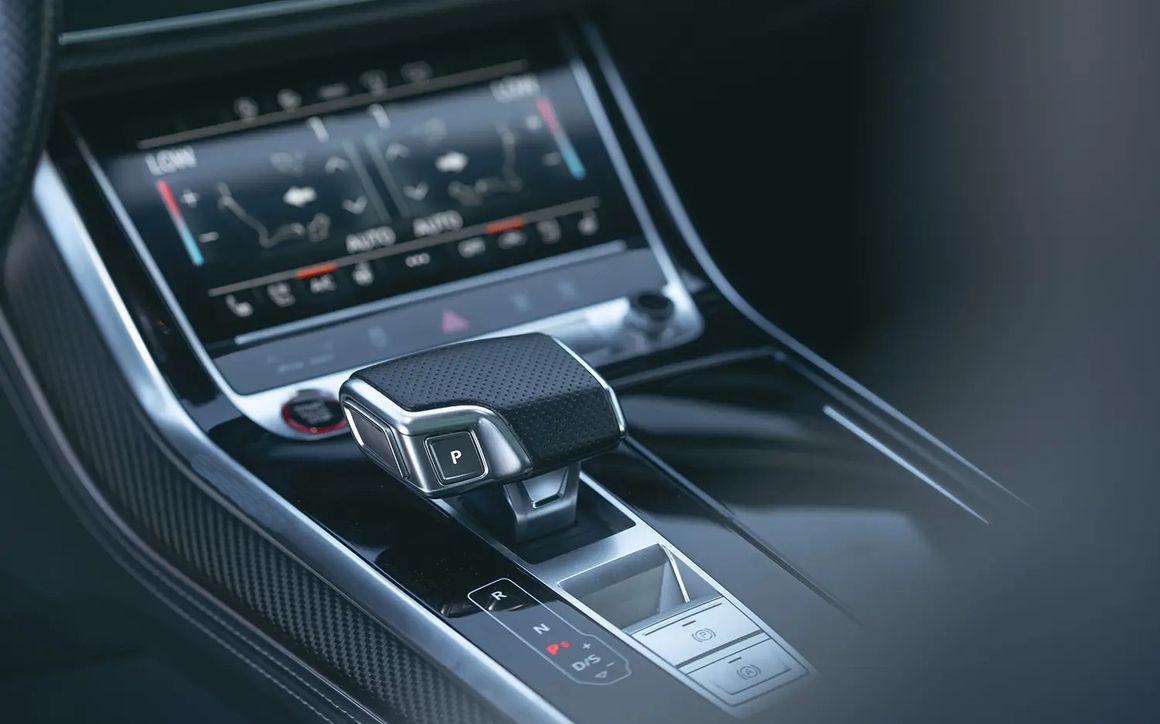 AUDI RS Q8 - image 10