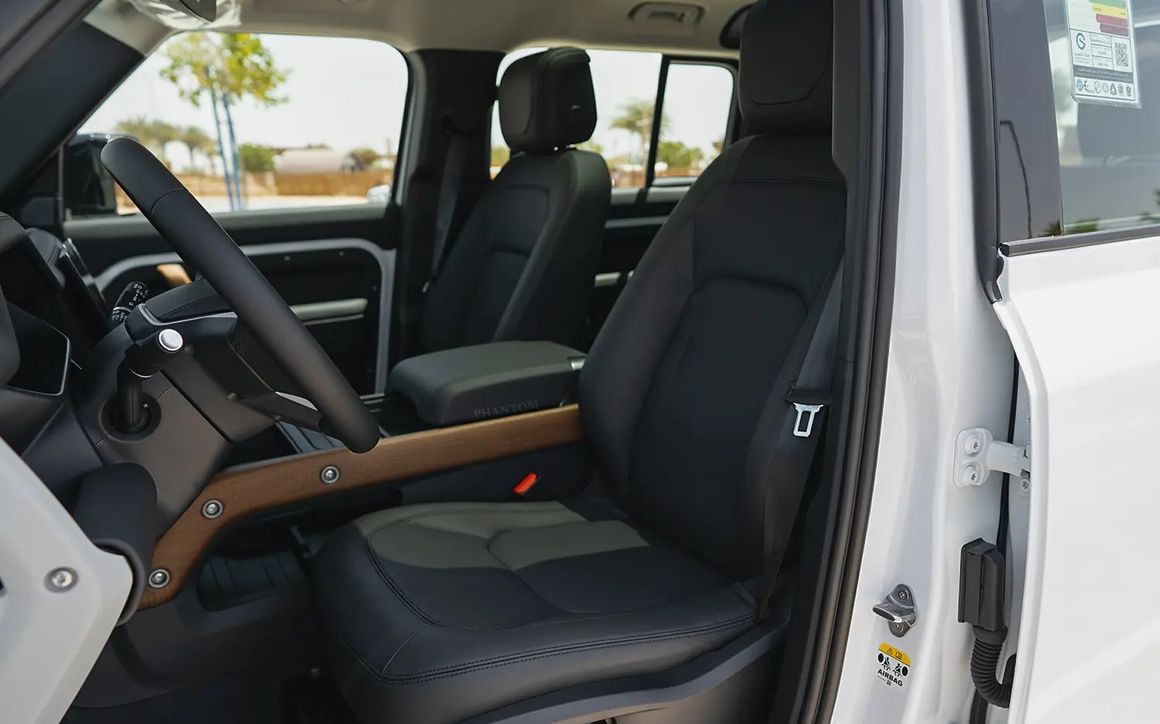 LAND ROVER DEFENDER 110 - image 6