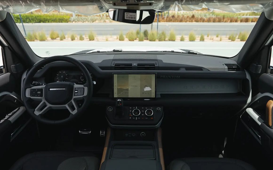 LAND ROVER DEFENDER 110 - image 8