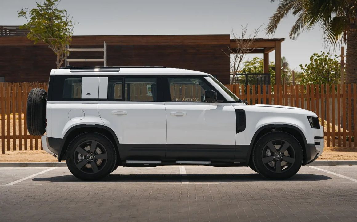 LAND ROVER DEFENDER 110 - image 2