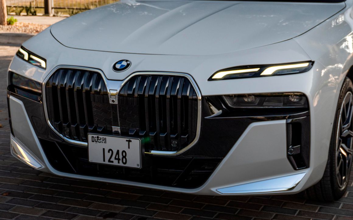 BMW 740I - image 7