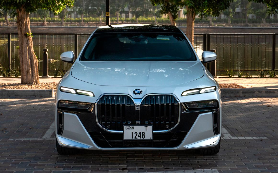 BMW 740I - image 2