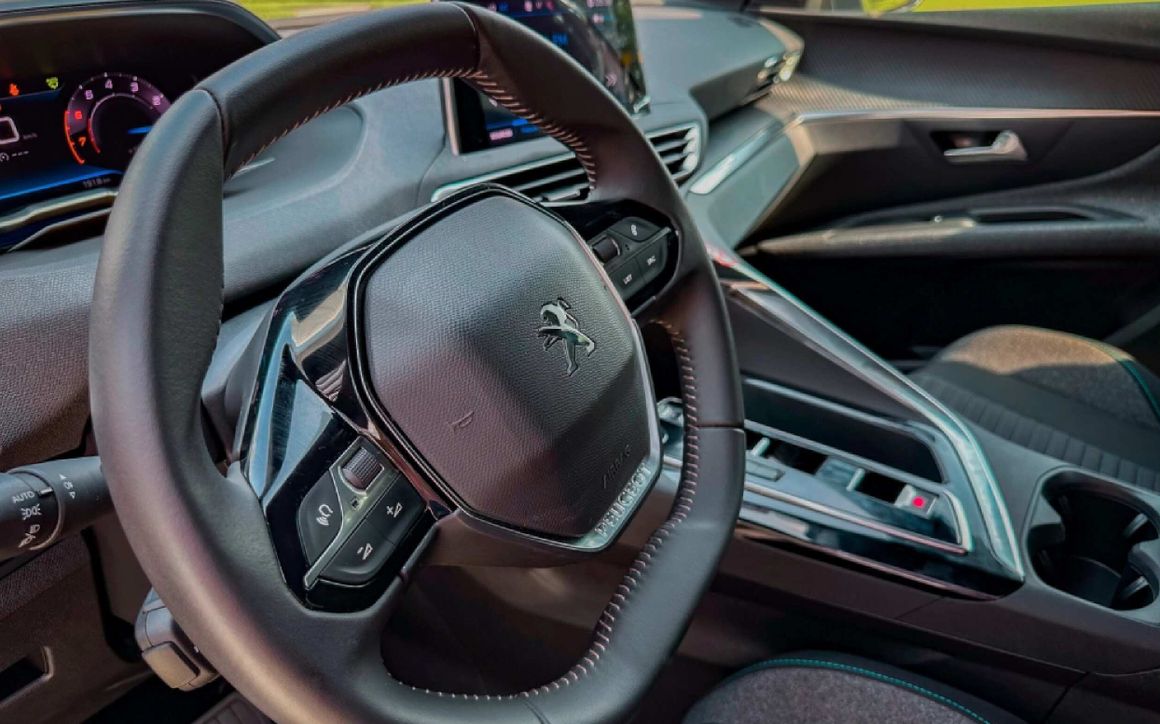 PEUGEOT 3008 - image 4