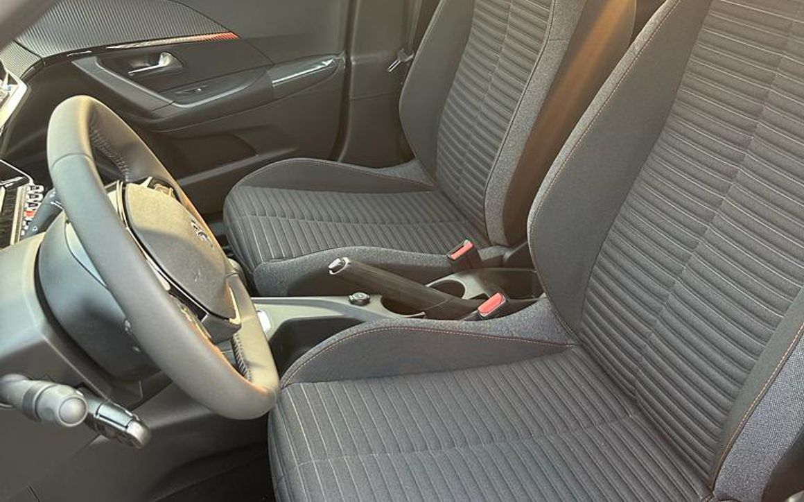 Peugeot 2008 - image 14