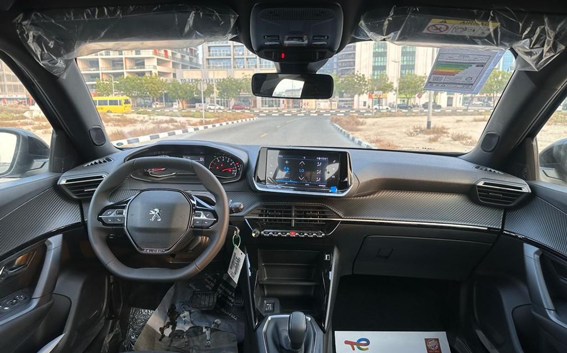 Peugeot 2008 - image 12