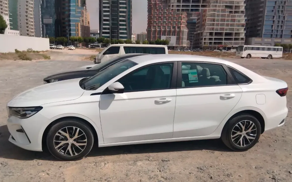 Geely Emgrand - image 1