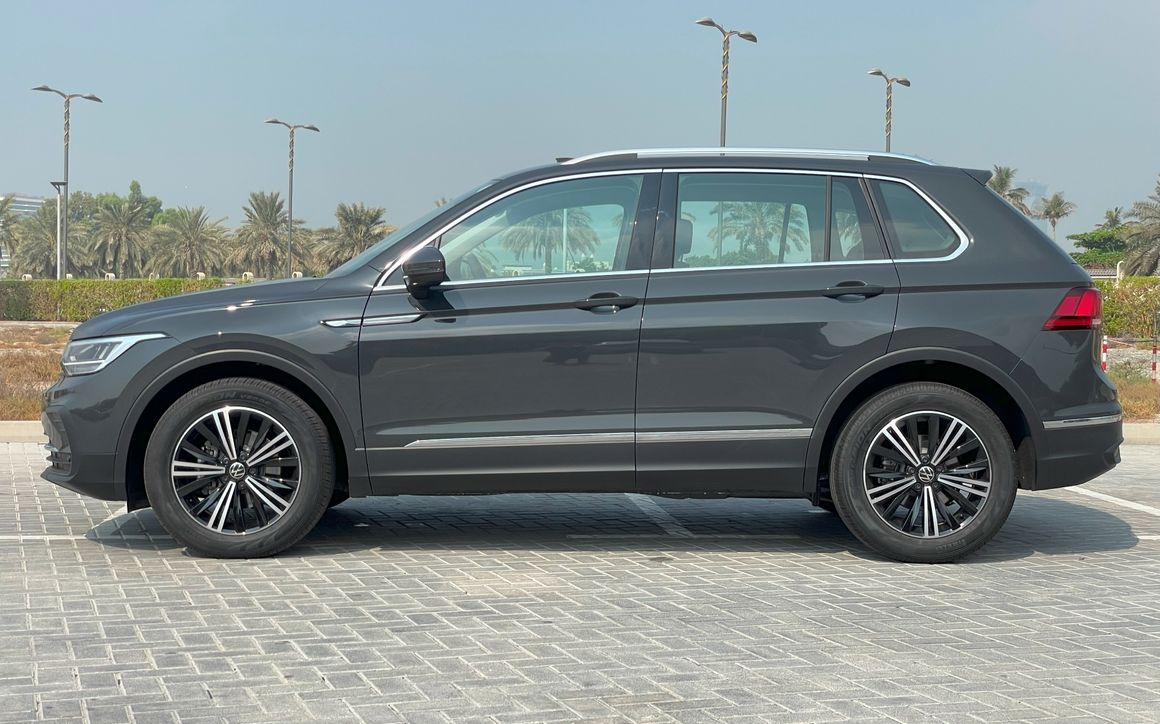 VOLKSWAGEN TIGUAN - image 2
