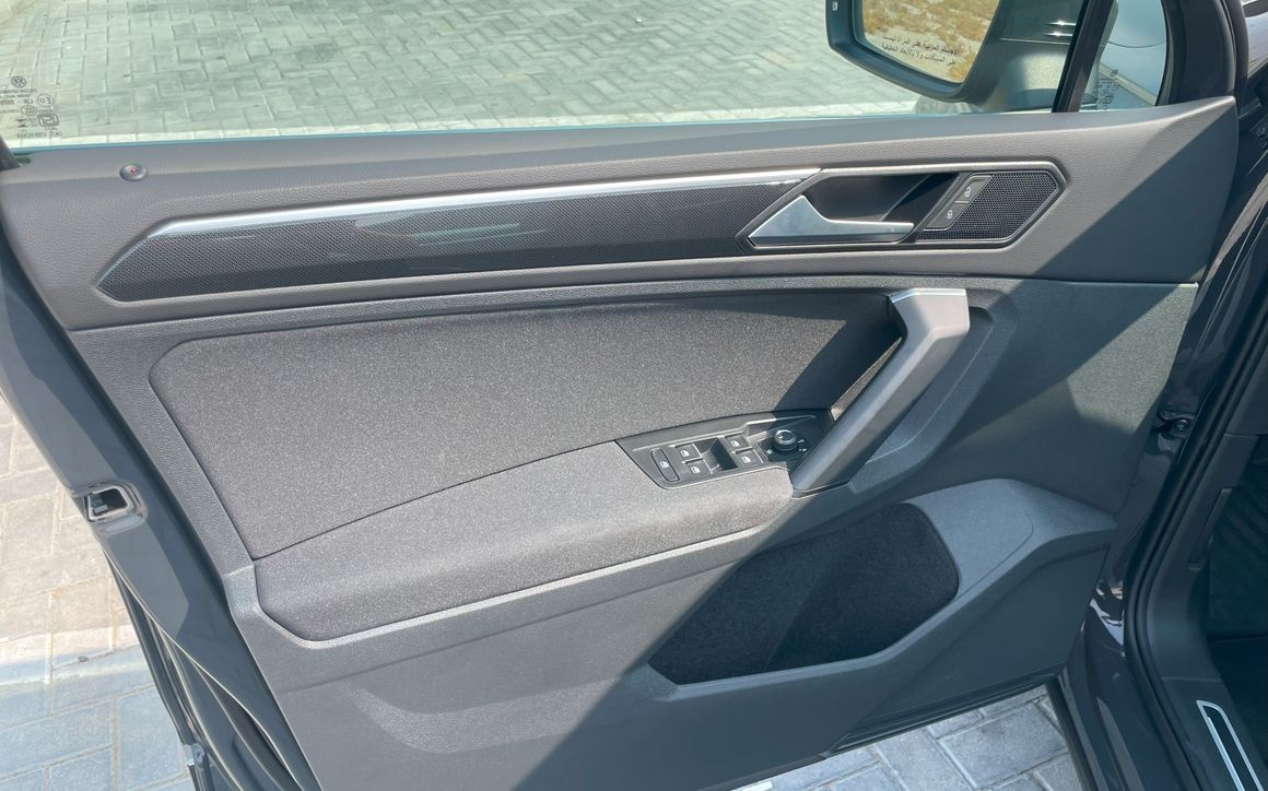 VOLKSWAGEN TIGUAN - image 11