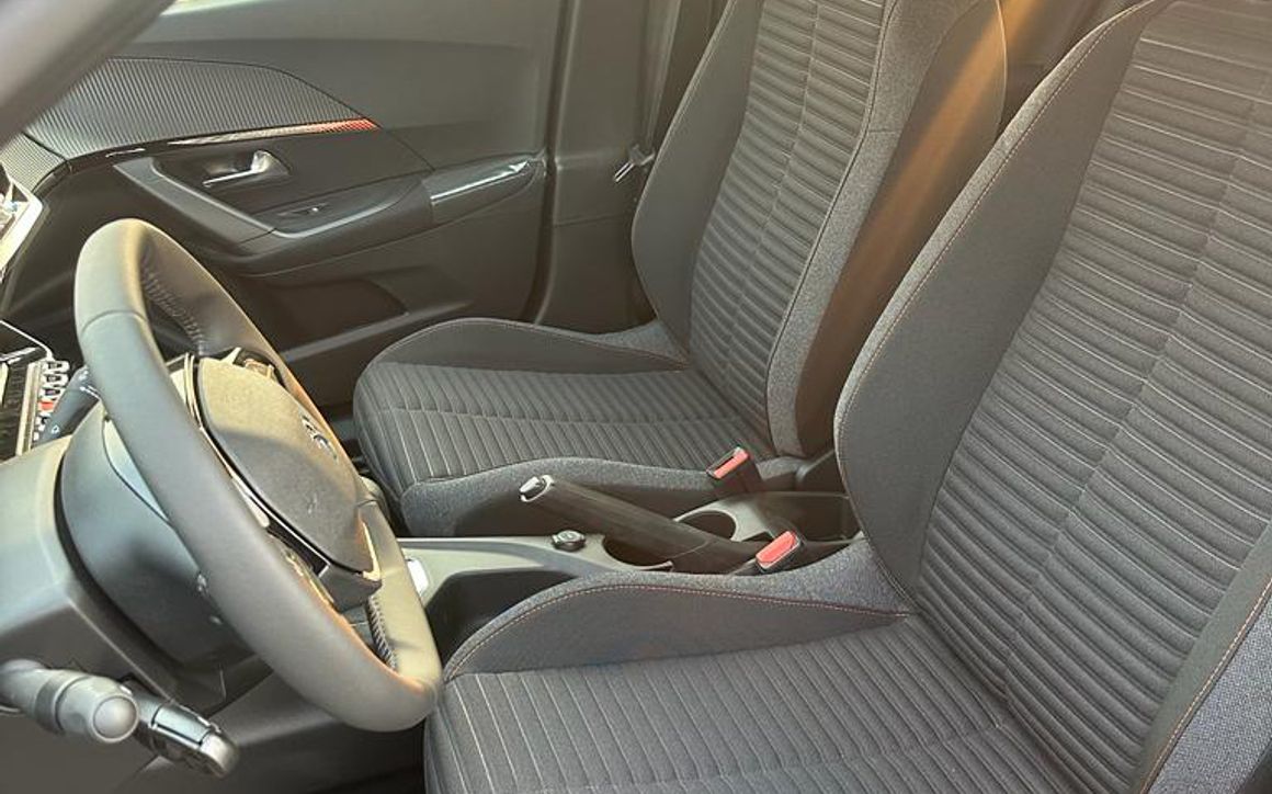 Peugeot 2008 - image 12