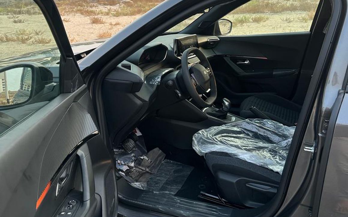 Peugeot 2008 - image 10