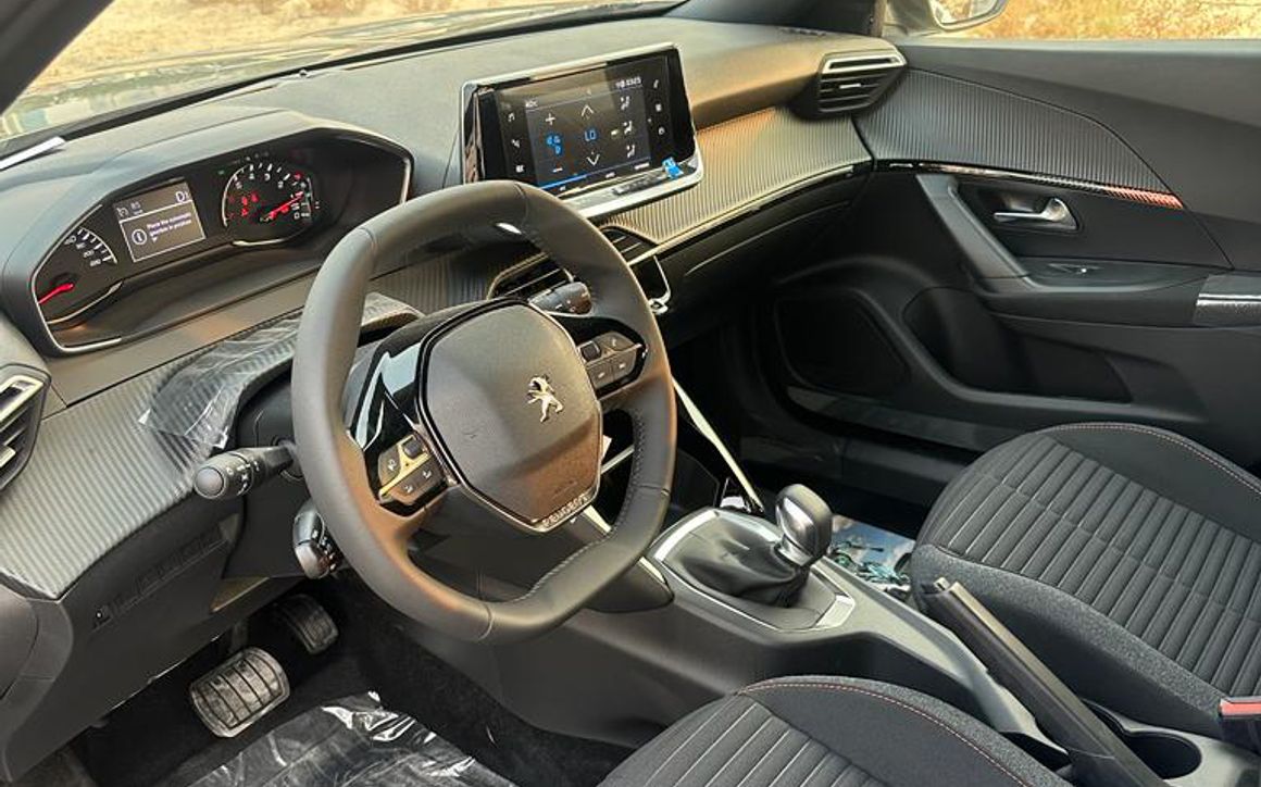 Peugeot 2008 - image 11