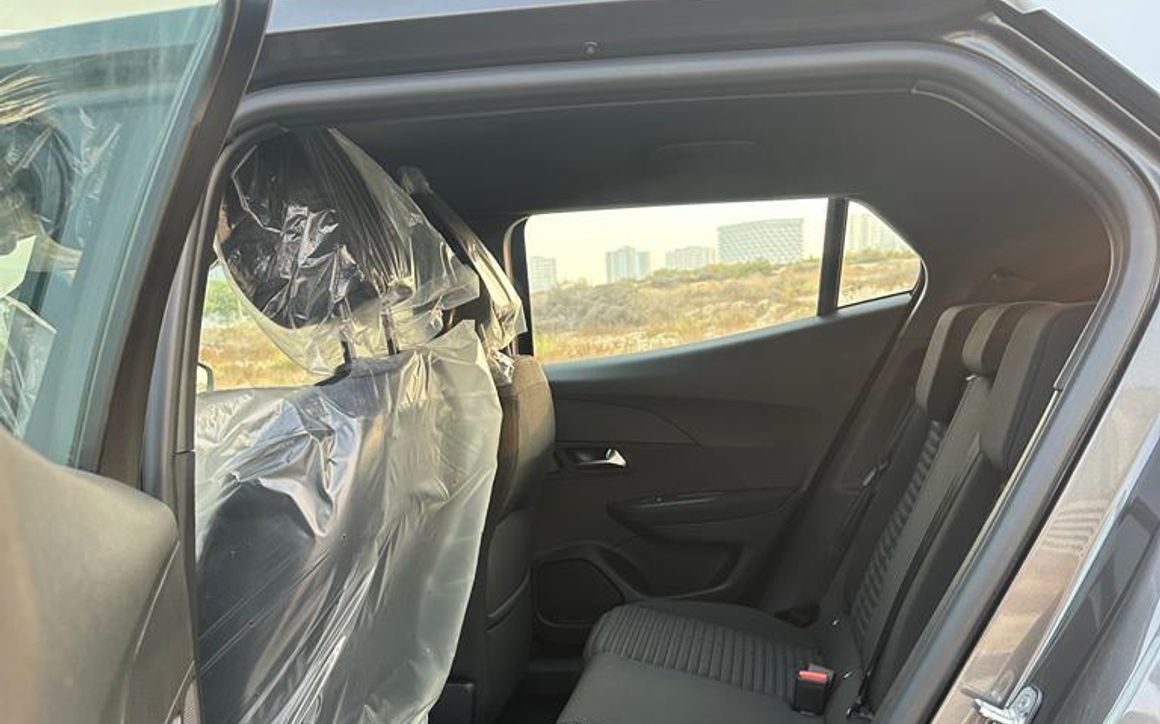 Peugeot 2008 - image 13