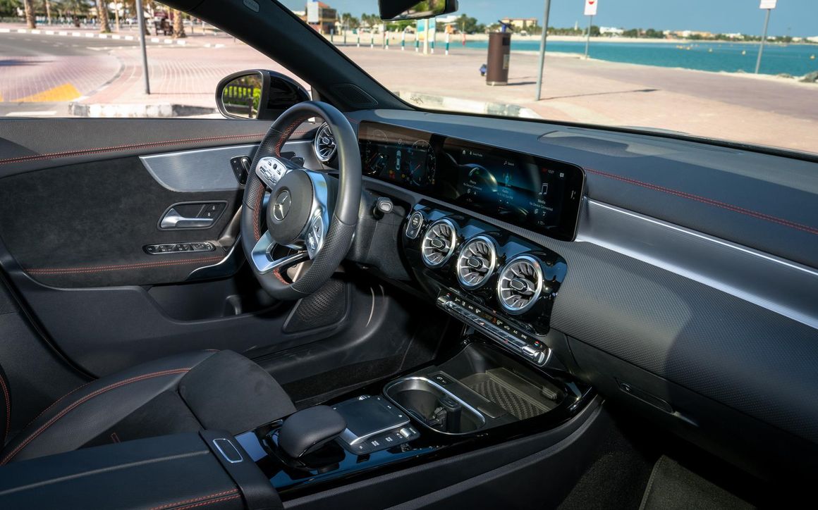 MERCEDES CLA45 AMG - image 13