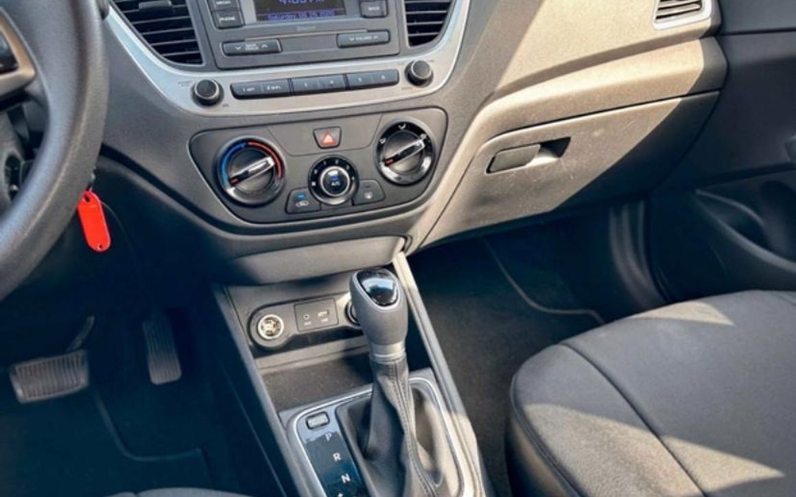HYUNDAI ACCENT - image 7