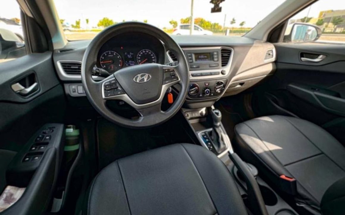 HYUNDAI ACCENT - image 6