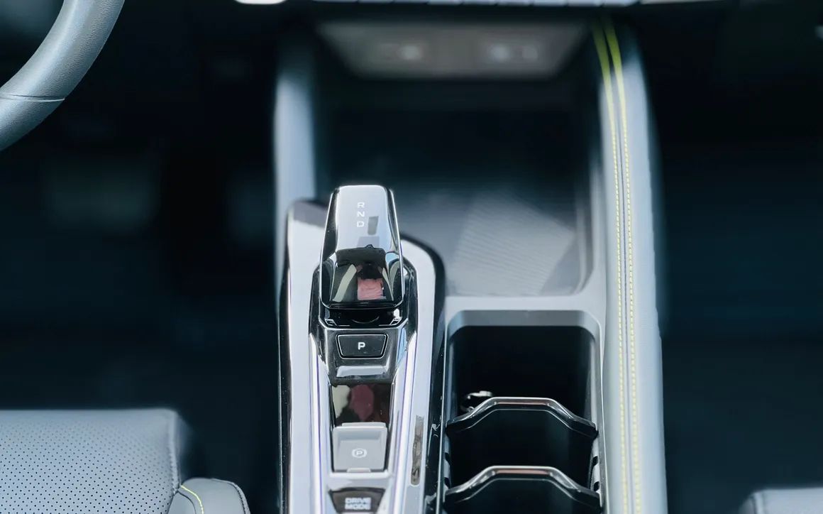 GEELY COOLRAY - image 11