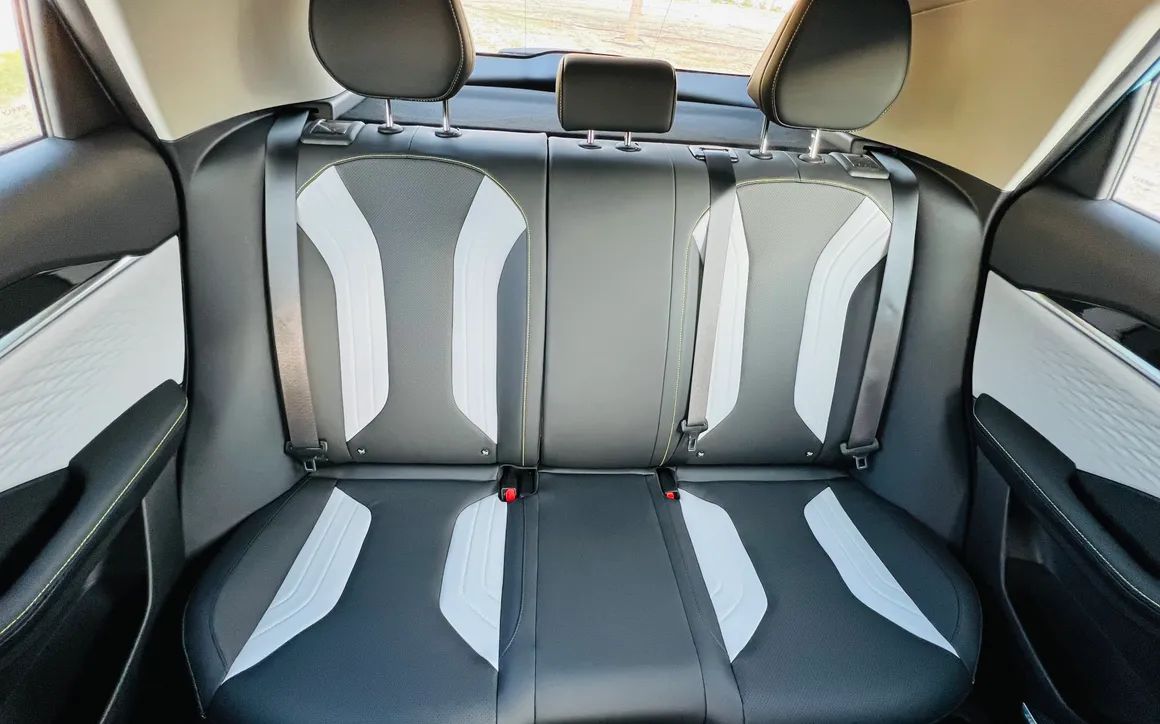 GEELY COOLRAY - image 13