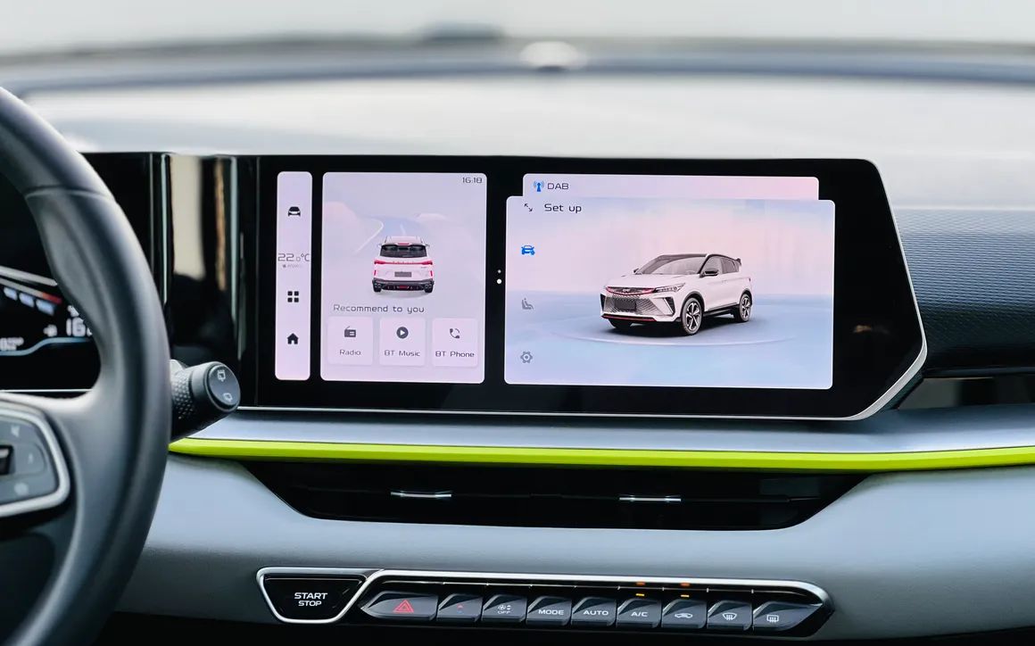 GEELY COOLRAY - image 10