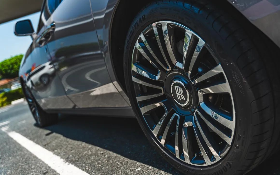 Rolls Royce  GHOST - image 9