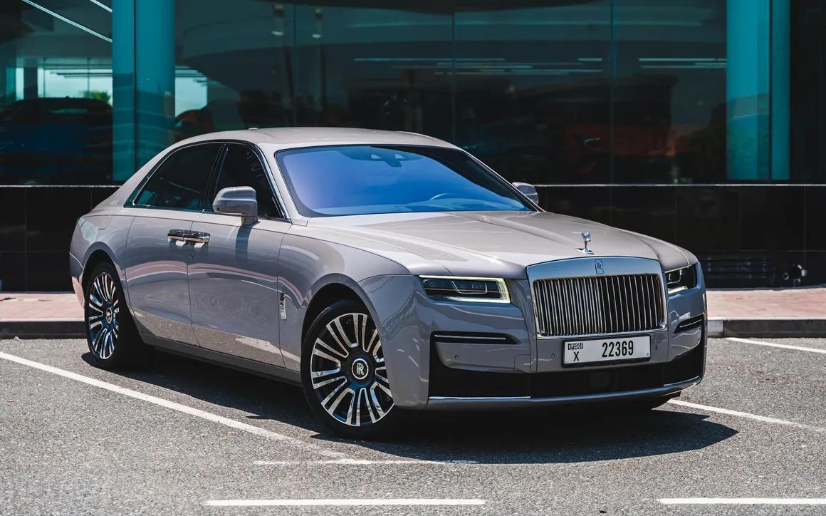 Rolls Royce  GHOST - image 1