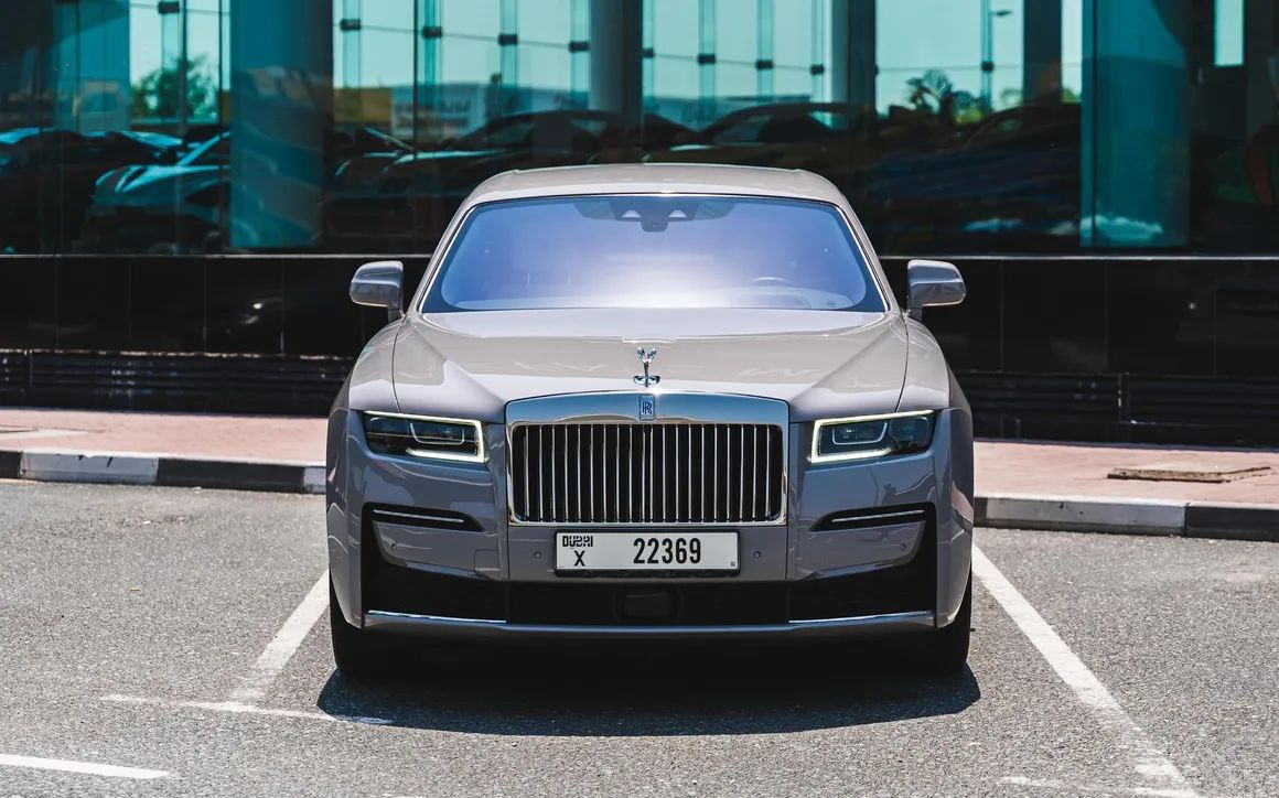 Rolls Royce  GHOST - image 2
