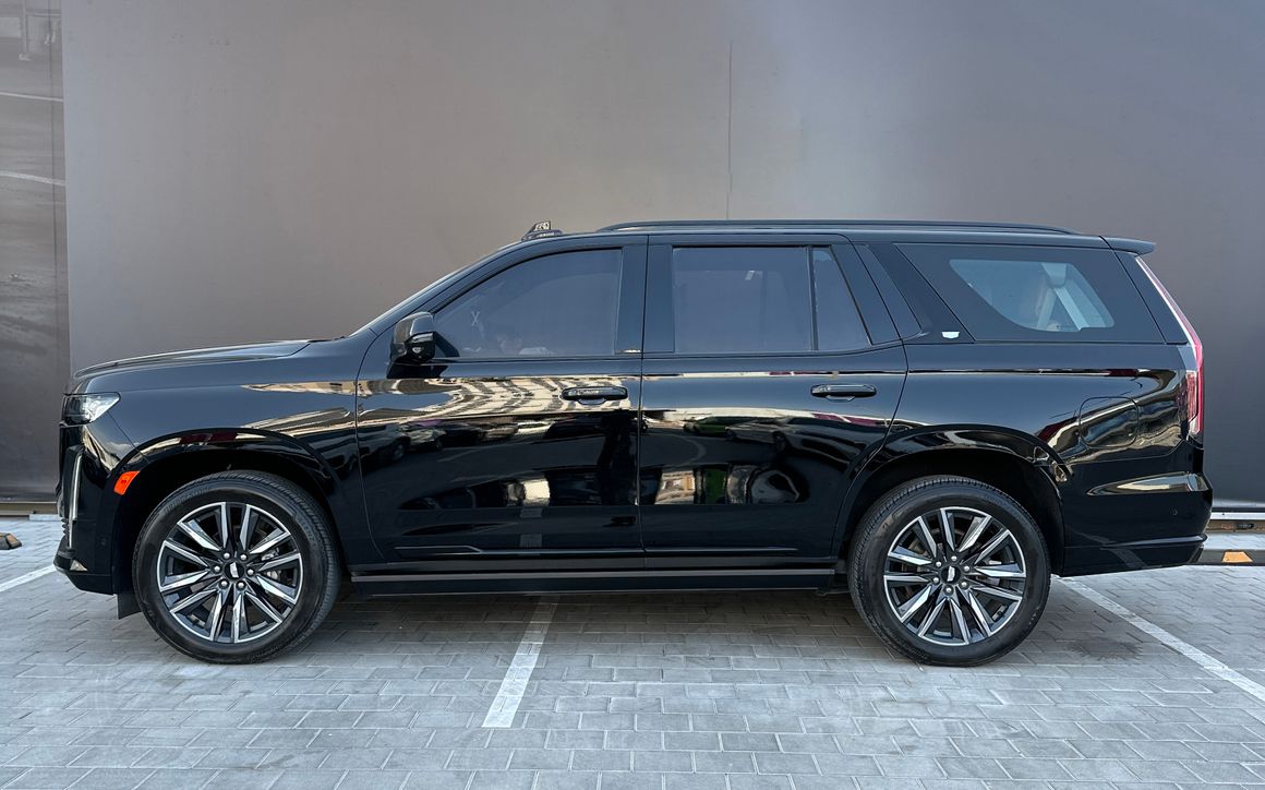 CADILLAC ESCALADE - image 2