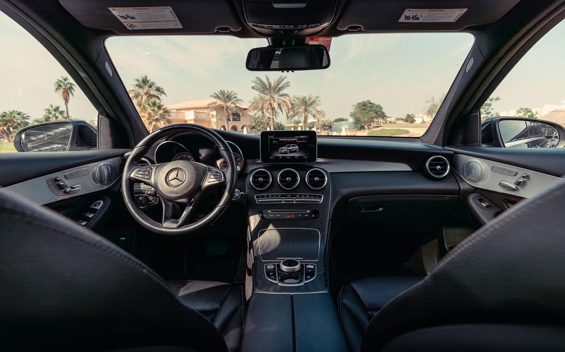 MERCEDES GLC 300 - image 6