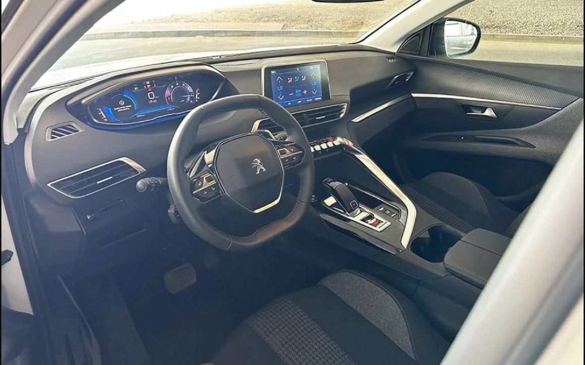 PEUGEOT 3008 - image 5