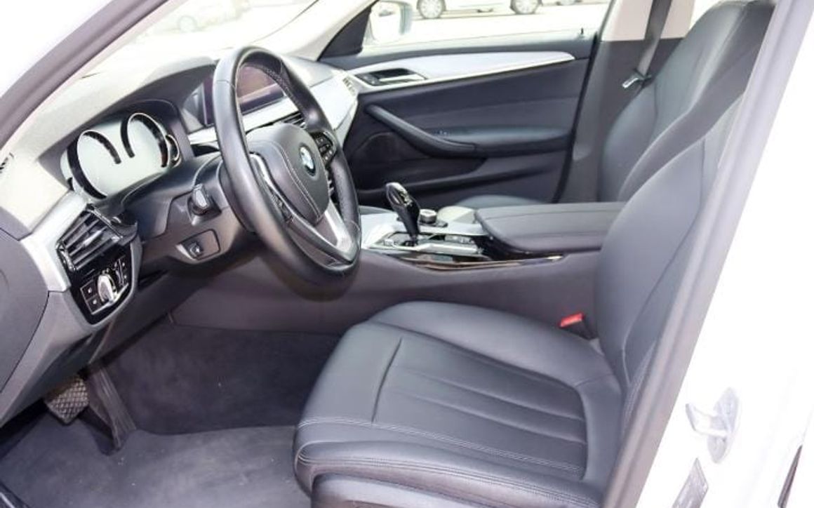 BMW 520i - image 5