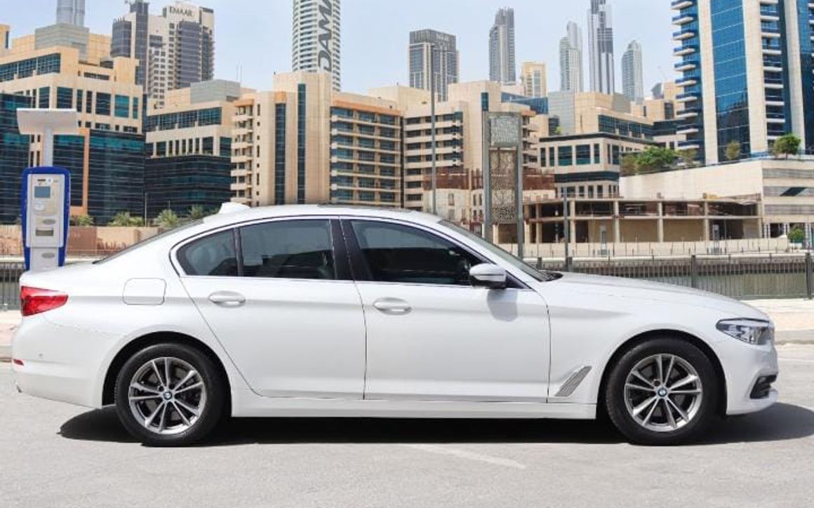 BMW 520i - image 2