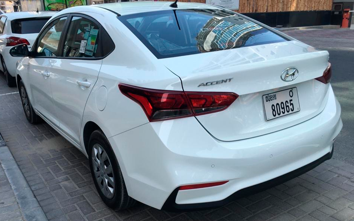 Hyundai Accent - image 2