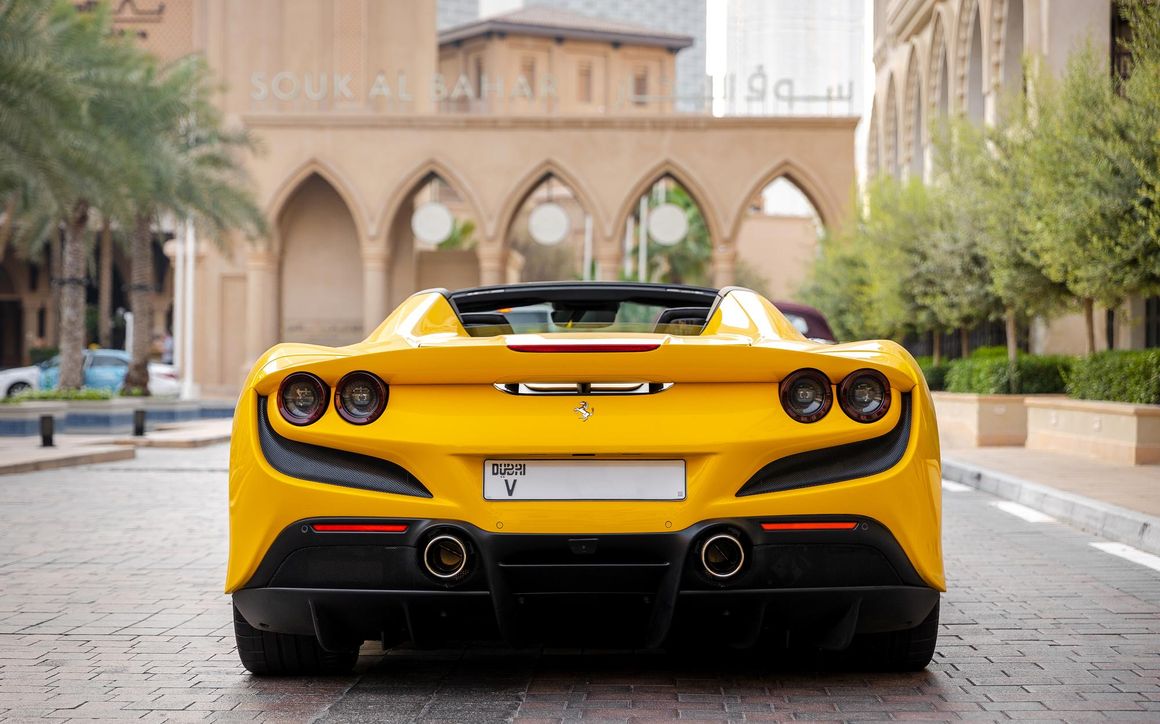 Ferrari F8 spyder - image 8