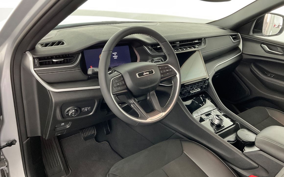 JEEP GRAND CHEROKEE - image 10