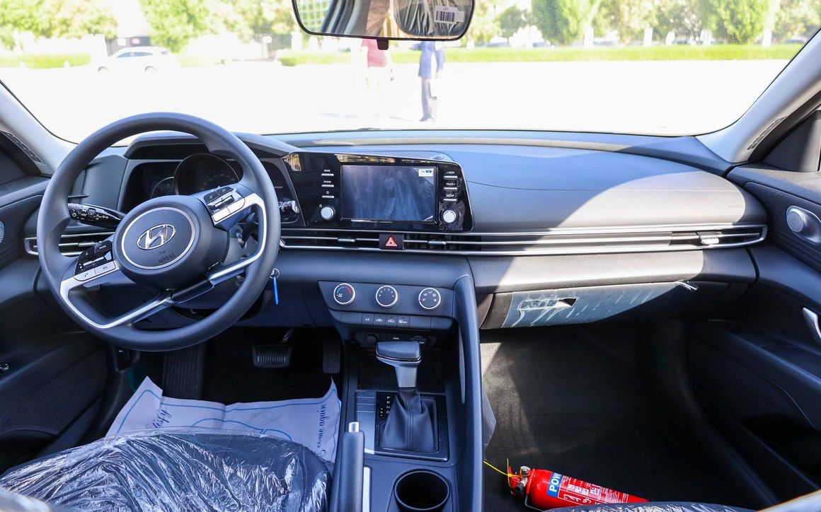 Hyundai Elantra - image 11
