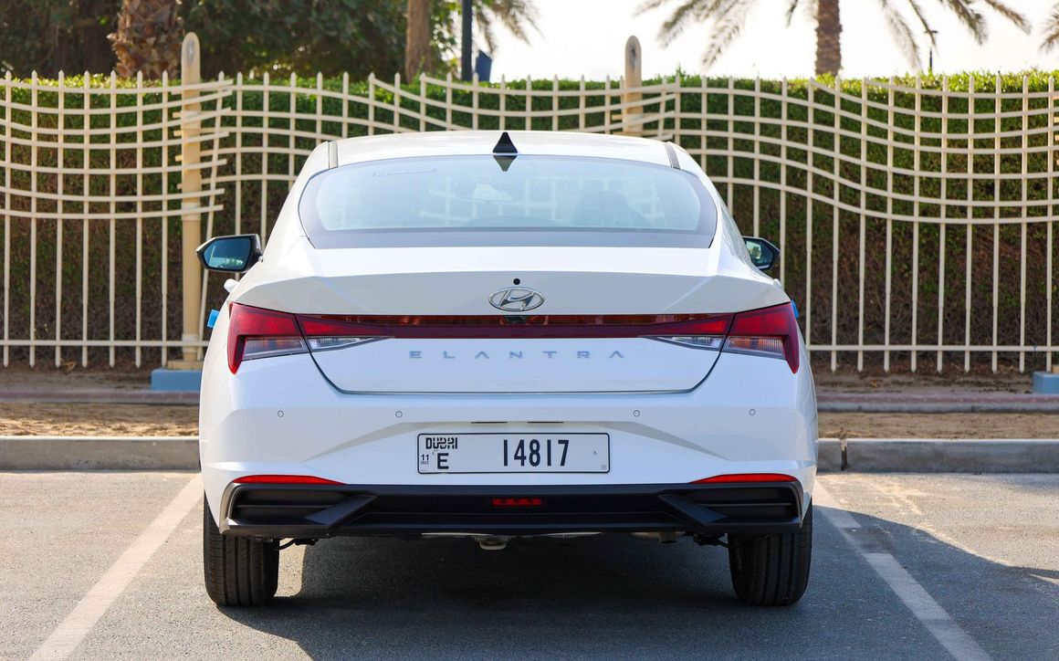Hyundai Elantra - image 7