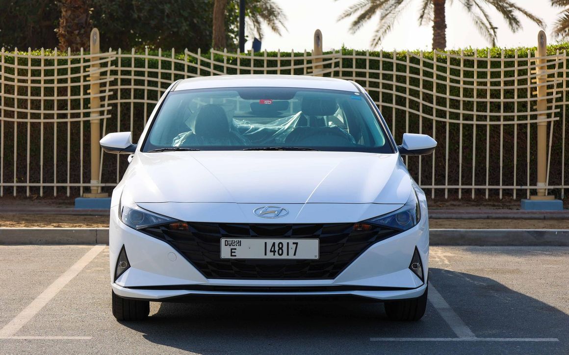 Hyundai Elantra - image 3