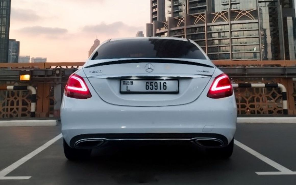 Mercedes Benz C-Series - image 8