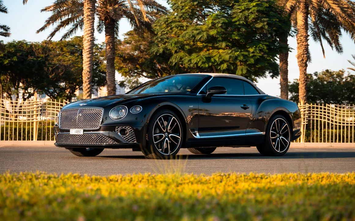 Bentley Continental GTC Mulliner - image 4